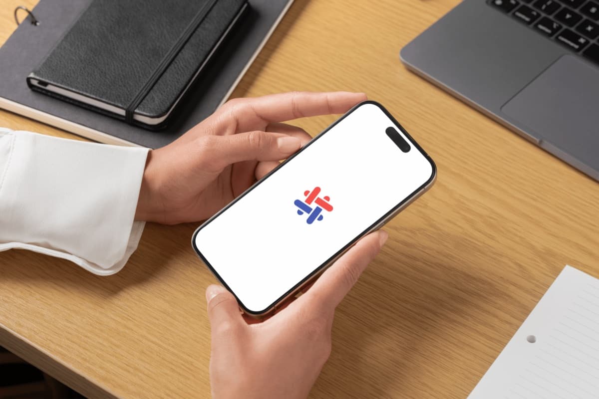 The moduuhak app open on a phone