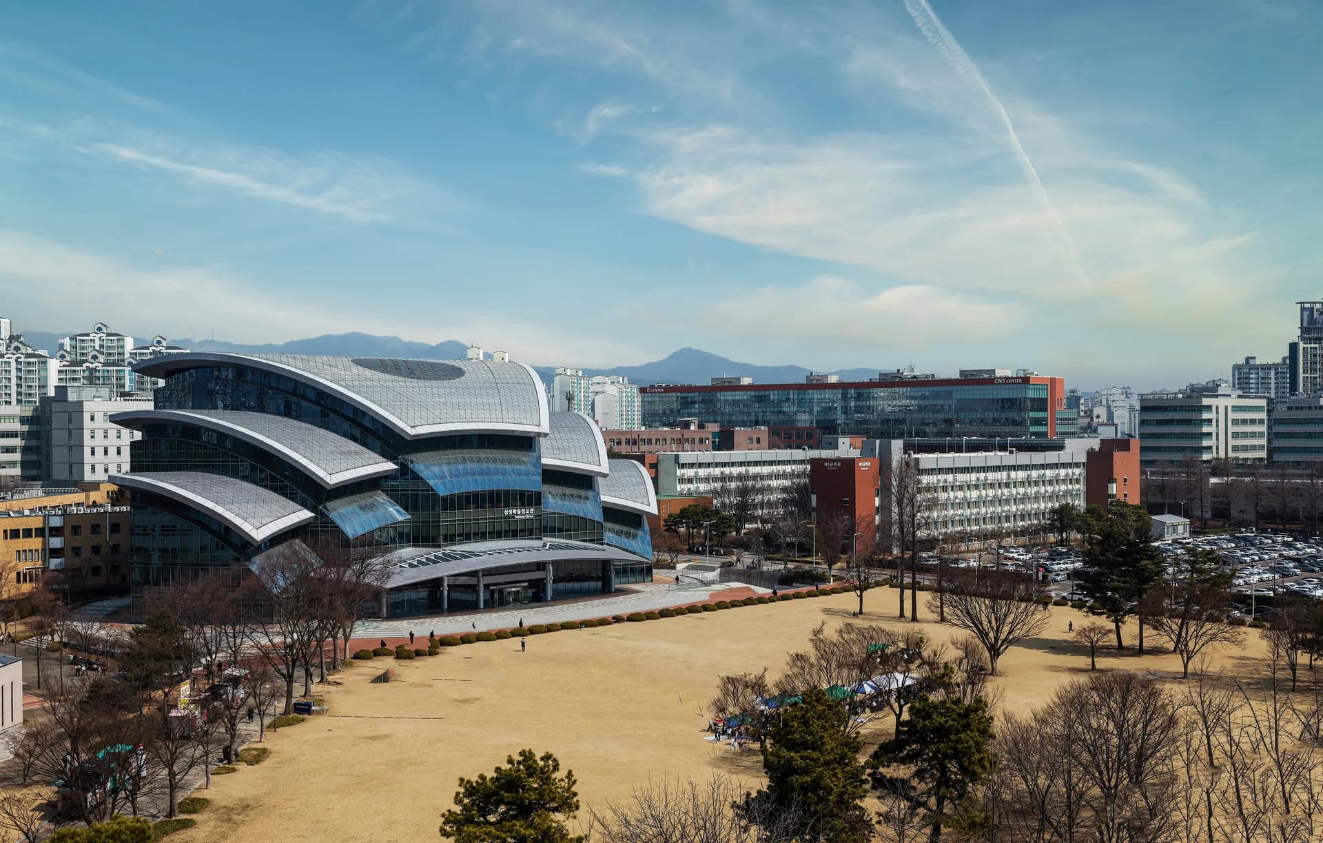 Samsung Library and lawn on the Suwon Natural Sciences campus of Sungkyunkwan University